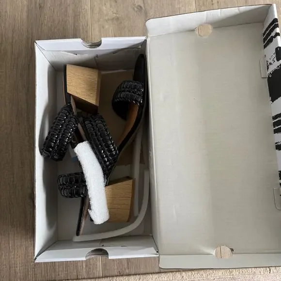 Dolce Vita Black Woven Sandals - Picture 8 of 8